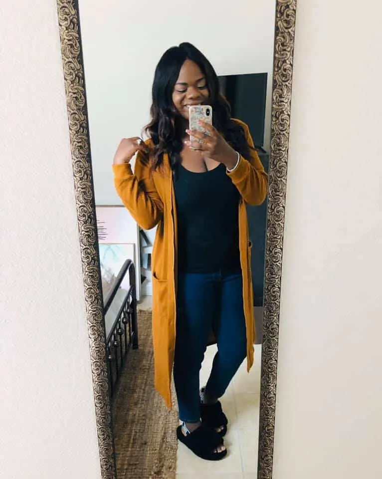 Postal employee helps woman hide her Amazon package from husband in