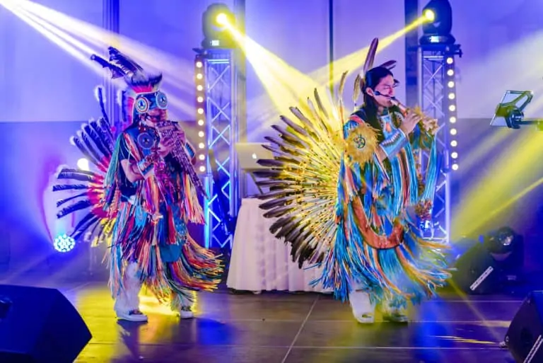 Brothers play 'Hallelujah' on pan flutes
