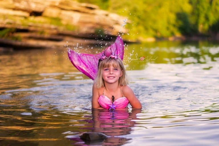 Dad joins daughter’s mermaid photoshoot for her birthday, the photos