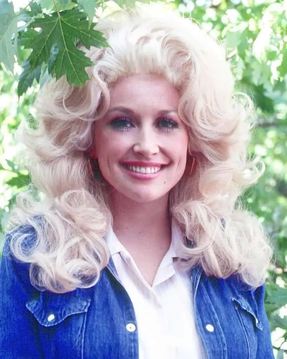 A young Dolly Parton
