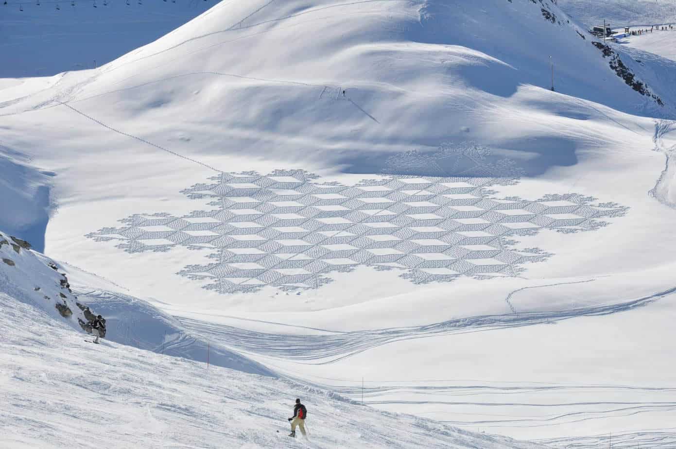 Snow art by Simon Beck
