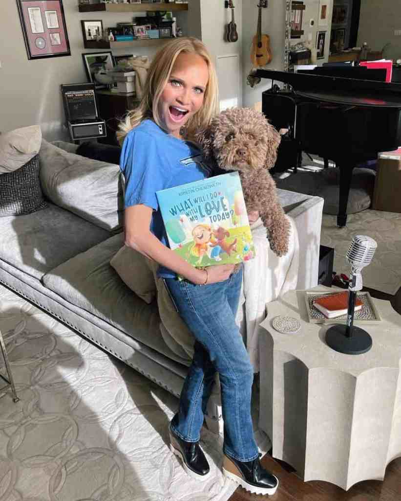 Kristin Chenoweth shares the beautiful way her parents revealed that