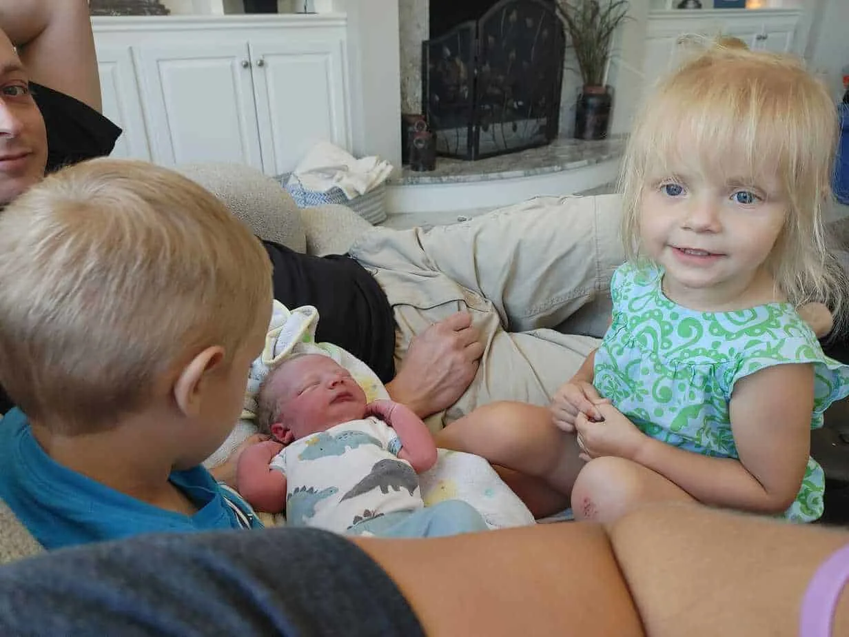 Heather Skaats newborn baby with his older siblings