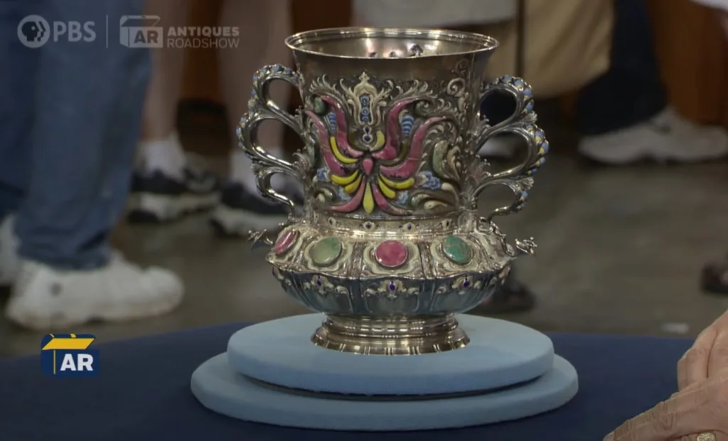 An old Tiffany vase brought by a woman to the Antique Roadshow.