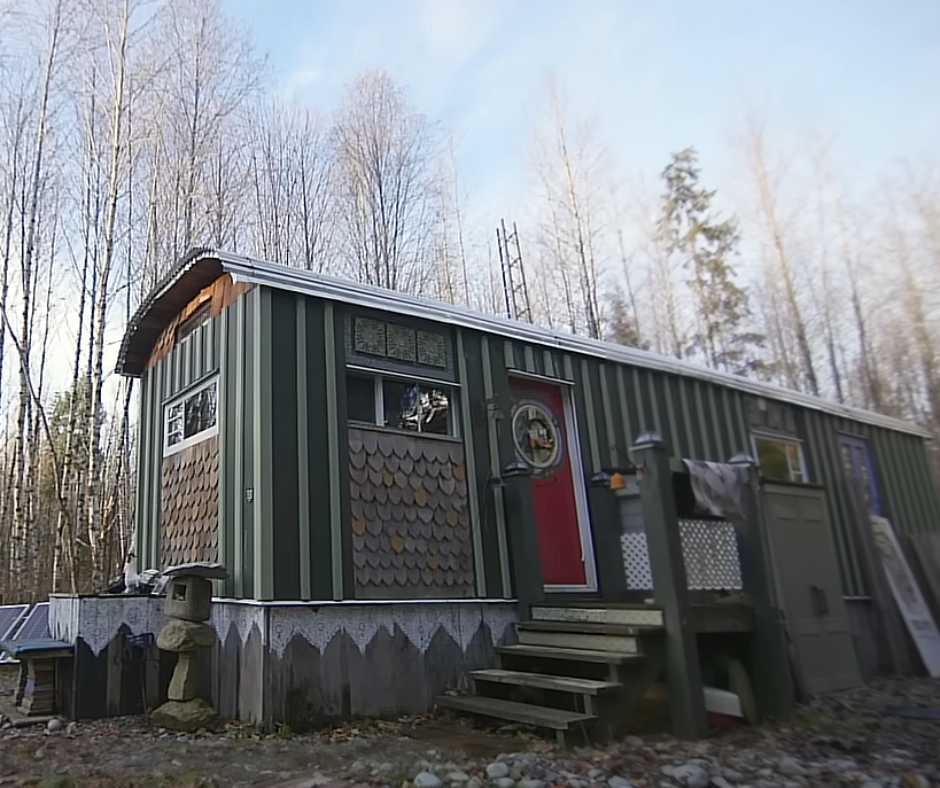 Front view of Carol's tiny home