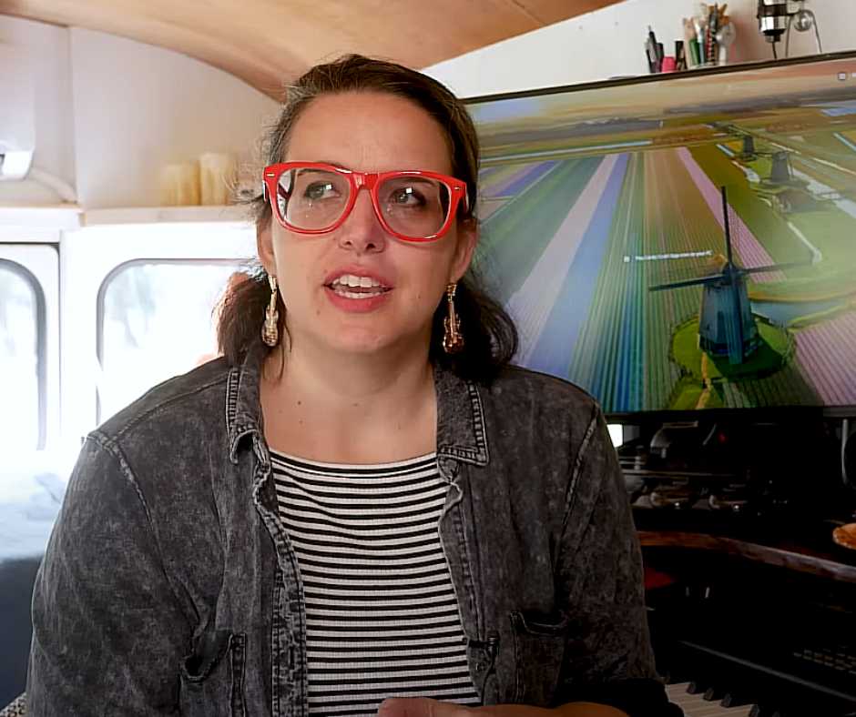 Destiny, owner of Dolly the Skoolie